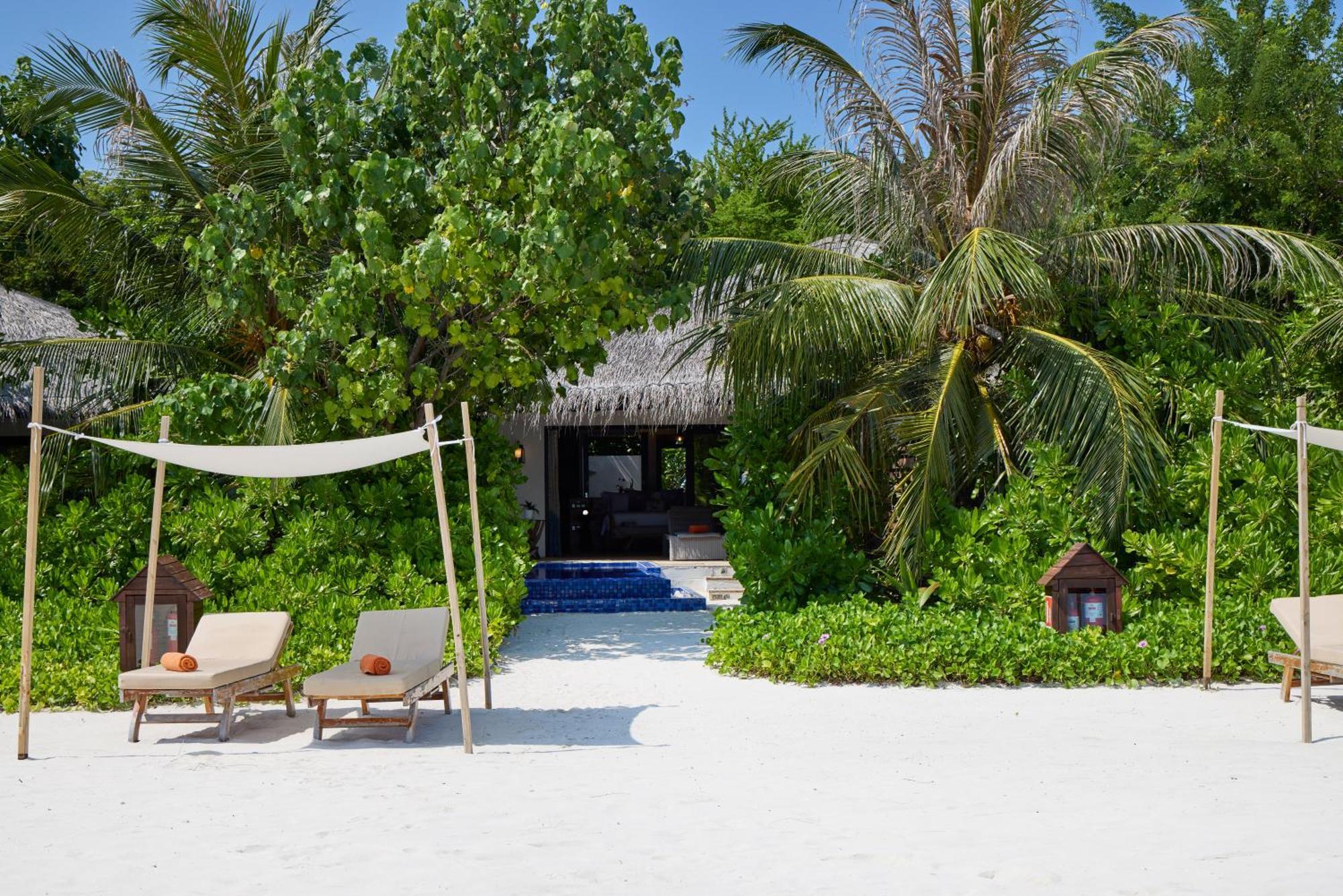 Grand Park Kodhipparu Maldives Hotel Baros Island Exterior foto