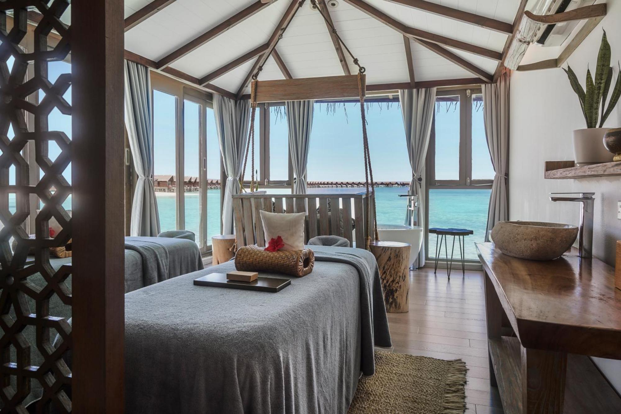 Grand Park Kodhipparu Maldives Hotel Baros Island Exterior foto