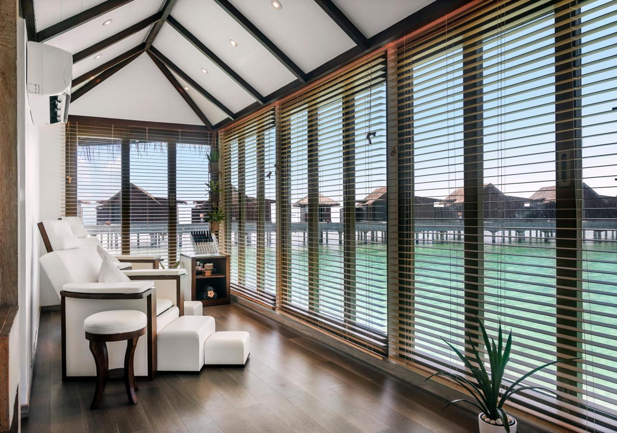 Grand Park Kodhipparu Maldives Hotel Baros Island Exterior foto