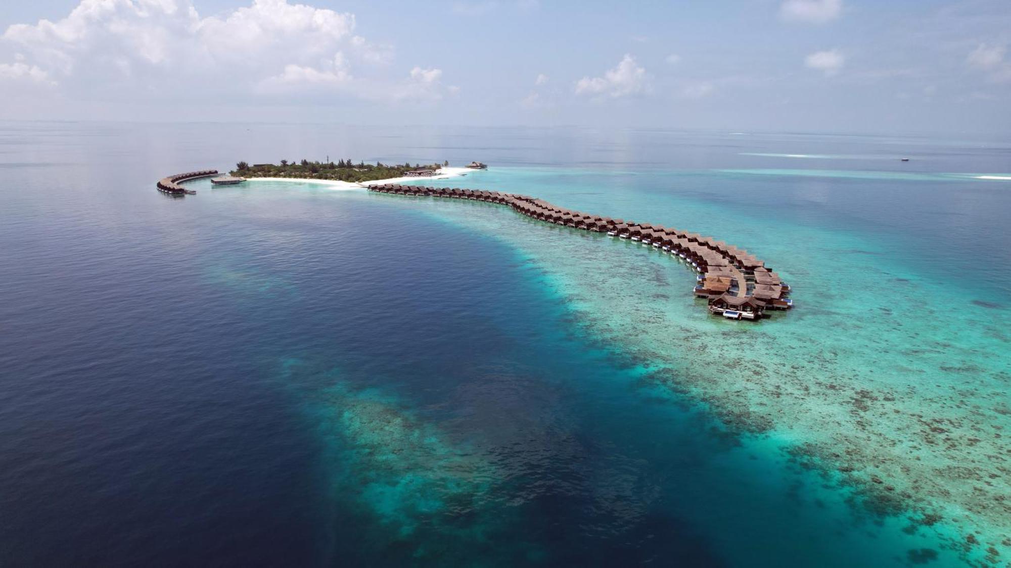 Grand Park Kodhipparu Maldives Hotel Baros Island Exterior foto