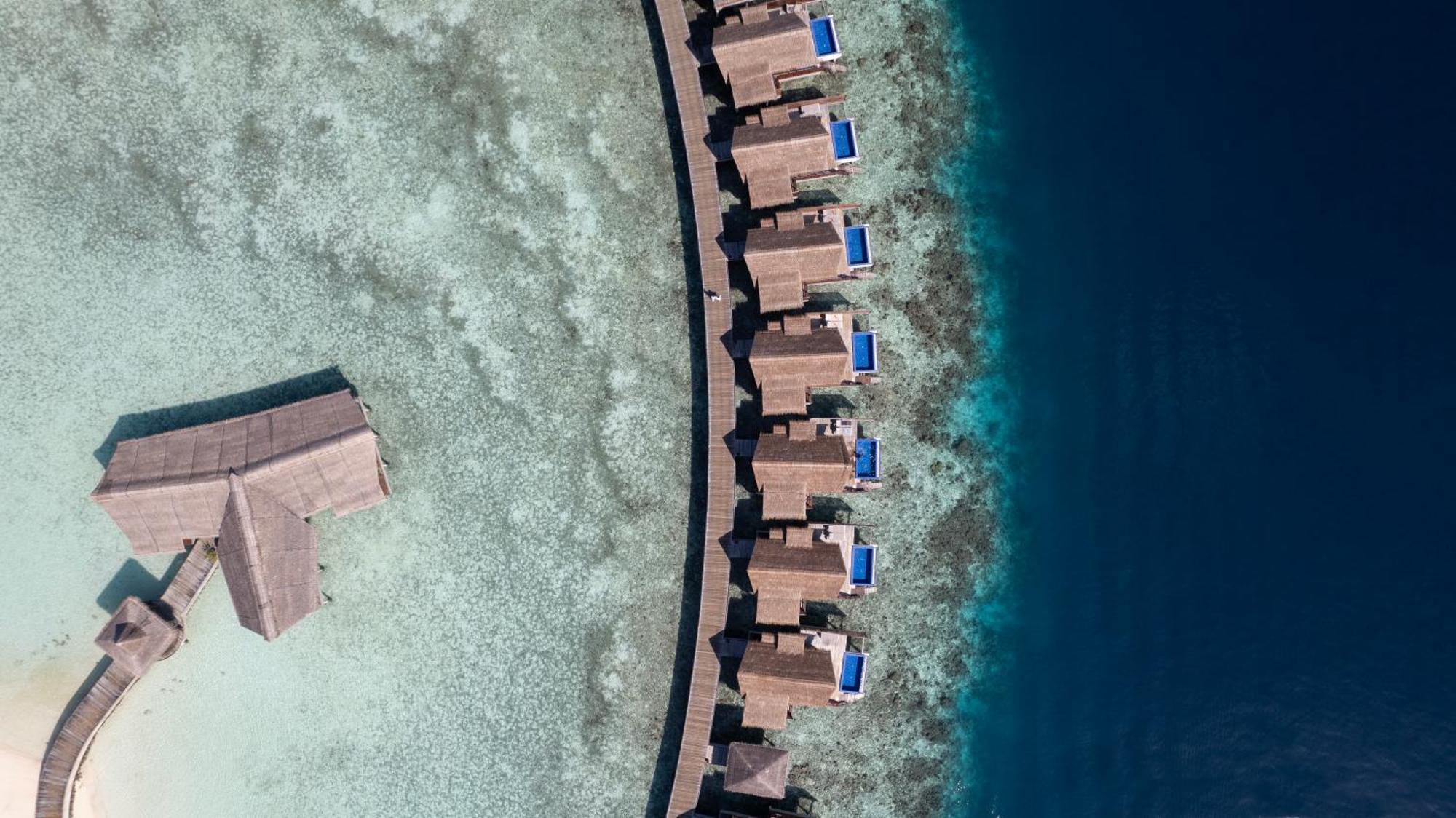 Grand Park Kodhipparu Maldives Hotel Baros Island Exterior foto